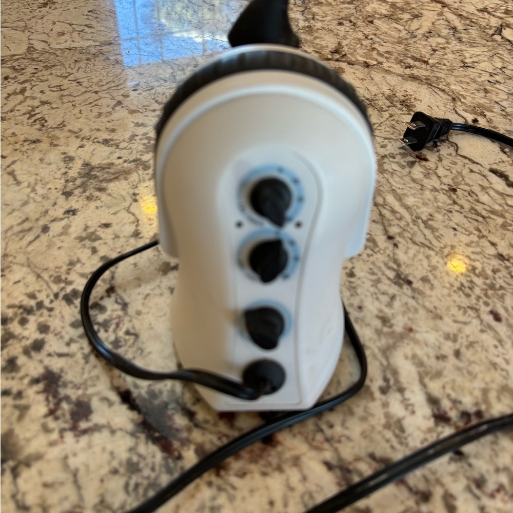 Waterless essential oil diffuser